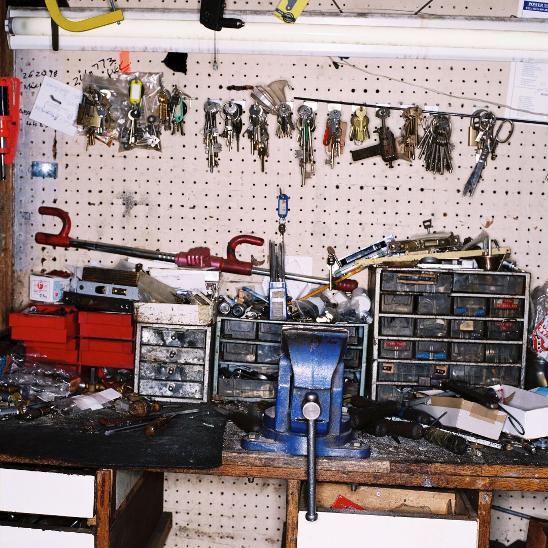 Locksmith Vikash Pandey Working
